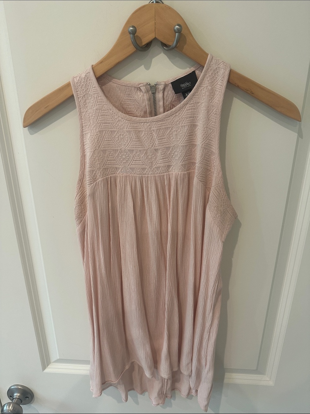 Mossimo Supply Co. Pink Sleeveless Textured Yoke Tank